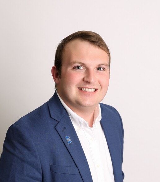 Land Listing Agent Photo