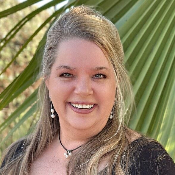 Land Listing Agent Photo