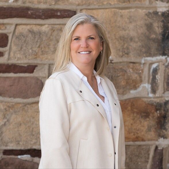 Land Listing Agent Photo