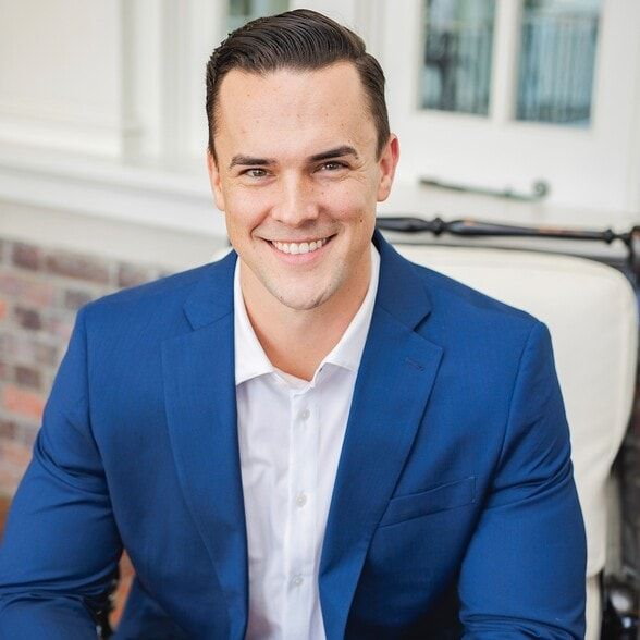 Land Listing Agent Photo