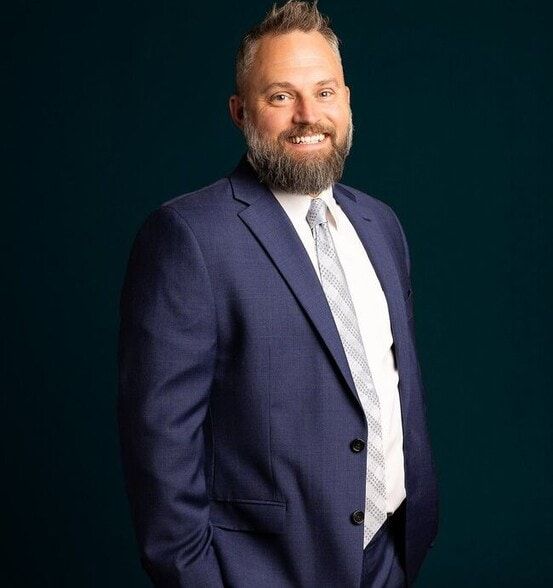 Land Listing Agent Photo