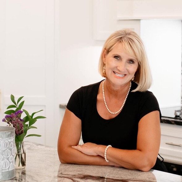 Land Listing Agent Photo