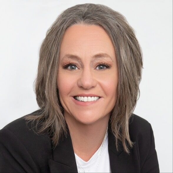 Land Listing Agent Photo