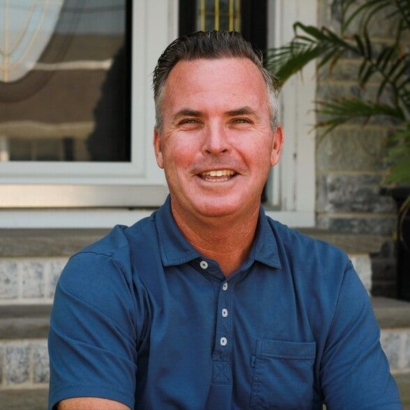 Land Listing Agent Photo