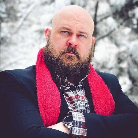 Land Listing Agent Photo