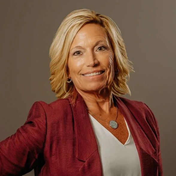 Land Listing Agent Photo