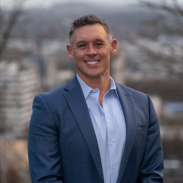 Land Listing Agent Photo