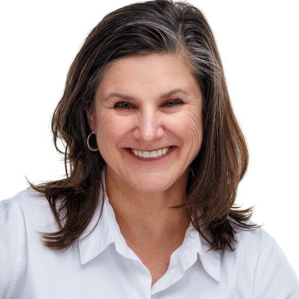 Land Listing Agent Photo