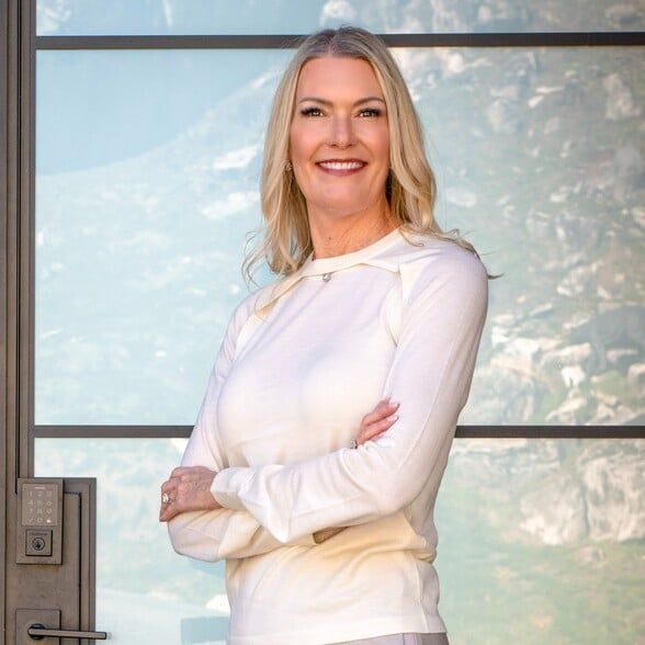 Land Listing Agent Photo