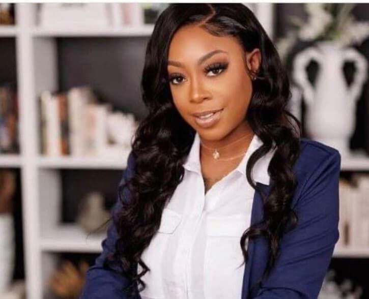 Land Listing Agent Photo