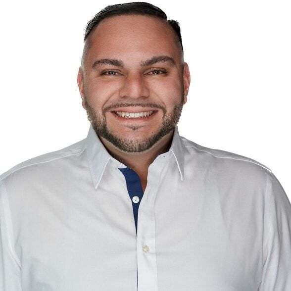 Land Listing Agent Photo