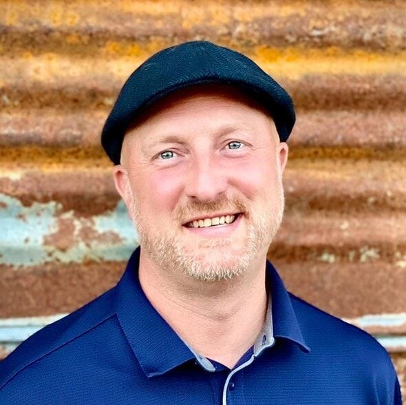 Land Listing Agent Photo