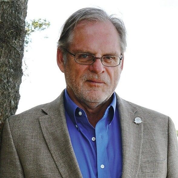 Land Listing Agent Photo