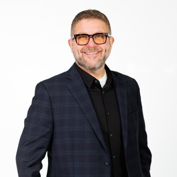 Land Listing Agent Photo