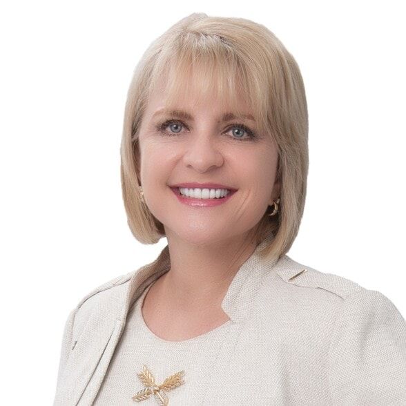 Land Listing Agent Photo