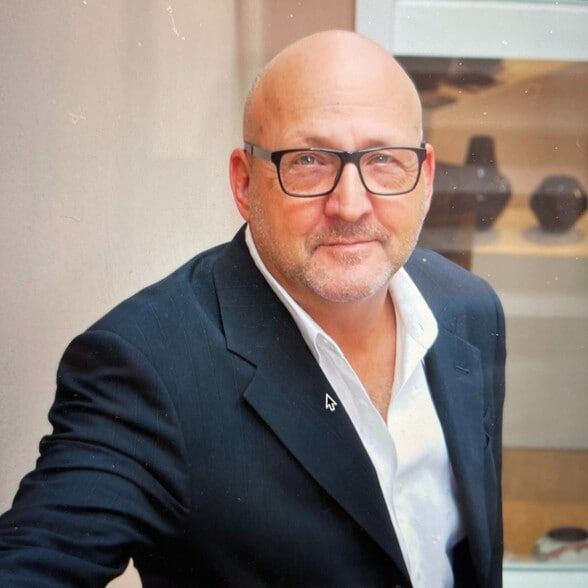 Land Listing Agent Photo