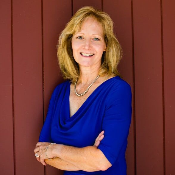 Land Listing Agent Photo