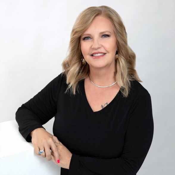 Land Listing Agent Photo