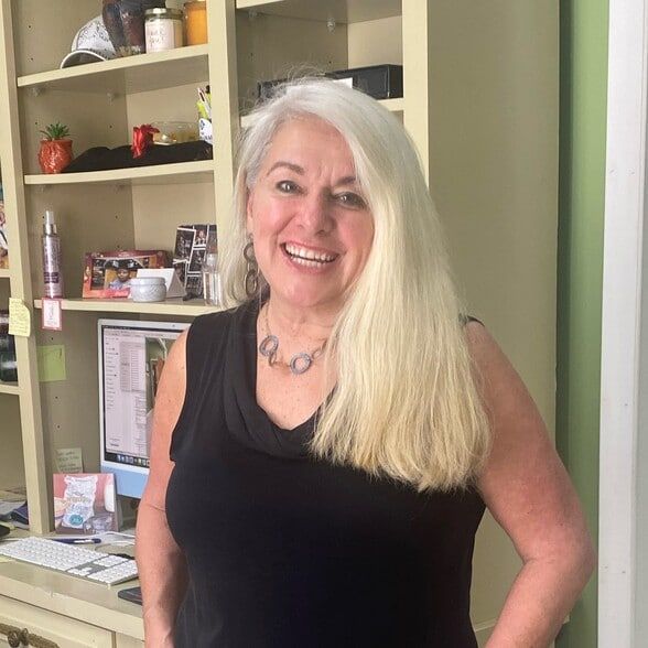 Land Listing Agent Photo