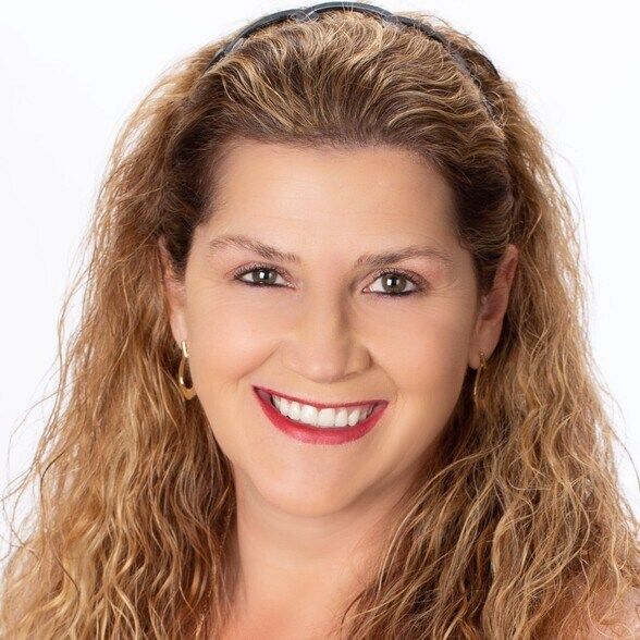 Land Listing Agent Photo