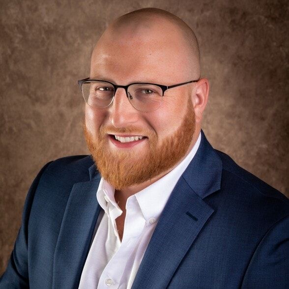 Land Listing Agent Photo