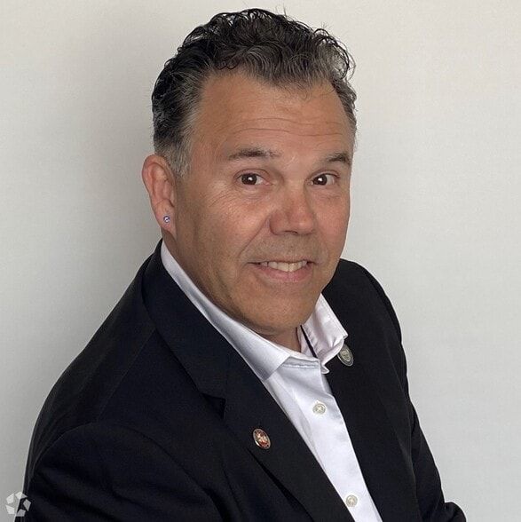 Land Listing Agent Photo