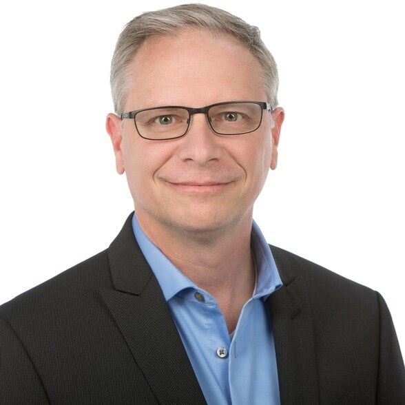 Land Listing Agent Photo