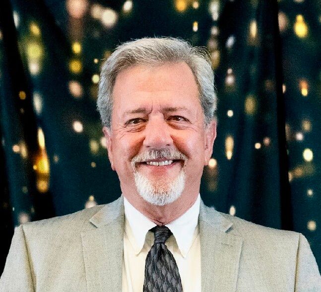 Land Listing Agent Photo