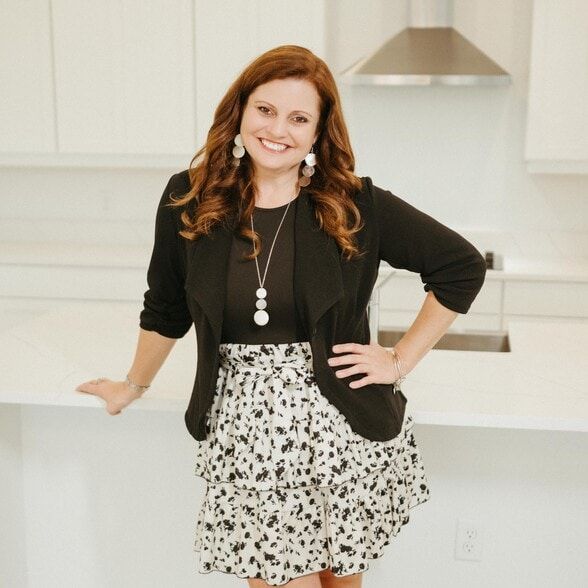 Land Listing Agent Photo