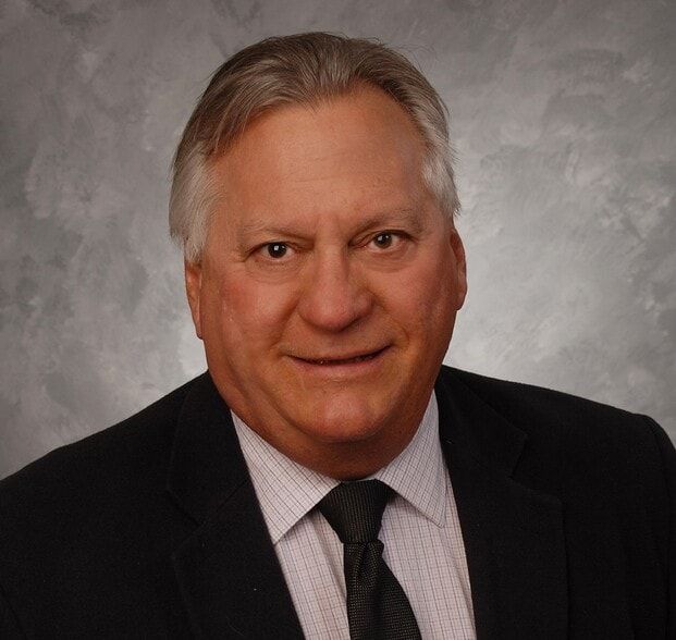 Land Listing Agent Photo