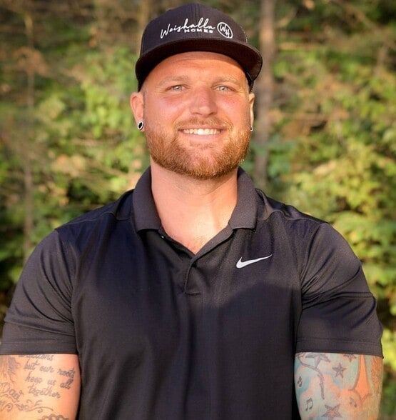 Land Listing Agent Photo