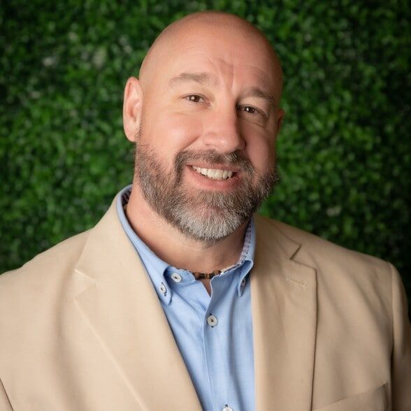 Land Listing Agent Photo