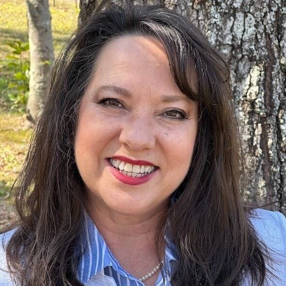 Land Listing Agent Photo