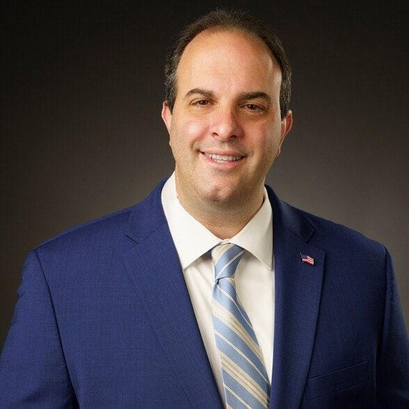 Land Listing Agent Photo