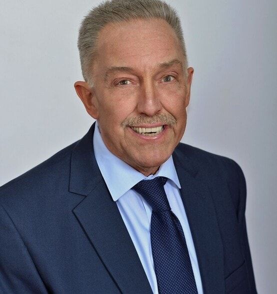 Land Listing Agent Photo