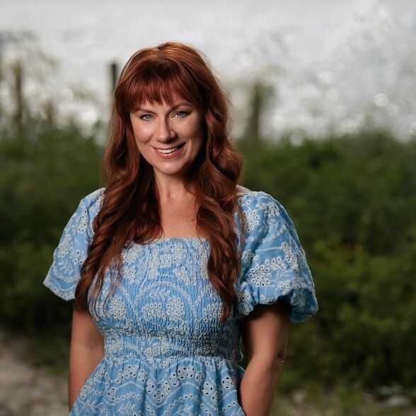 Land Listing Agent Photo