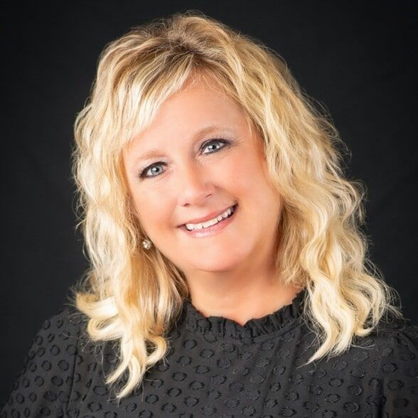 Land Listing Agent Photo