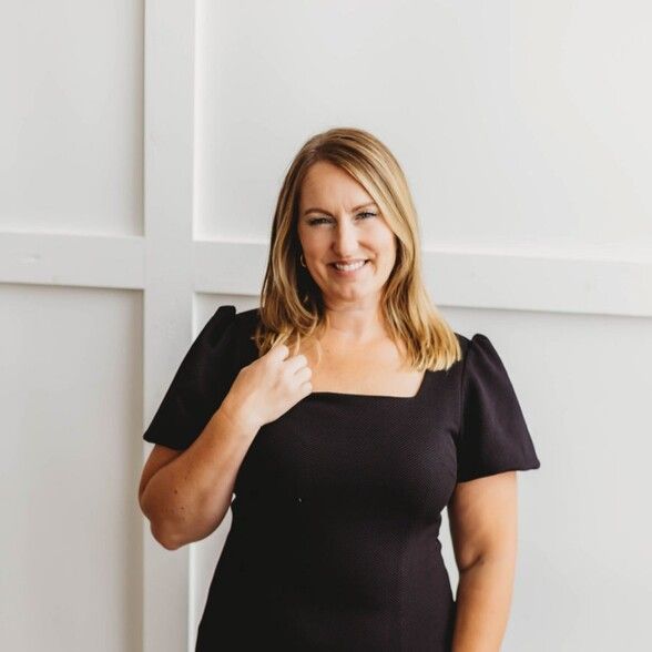 Land Listing Agent Photo