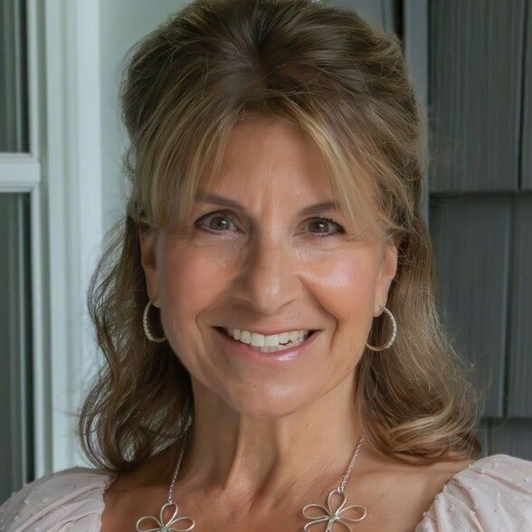 Land Listing Agent Photo