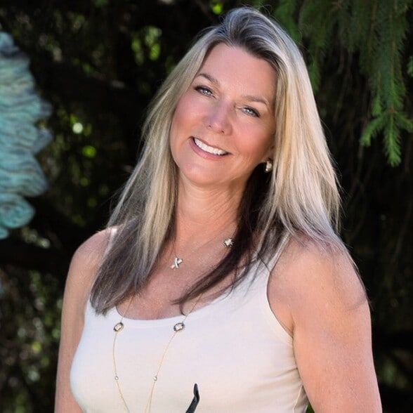 Land Listing Agent Photo