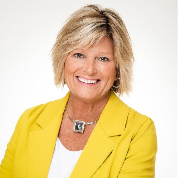 Land Listing Agent Photo