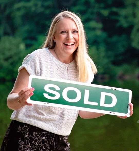 Land Listing Agent Photo