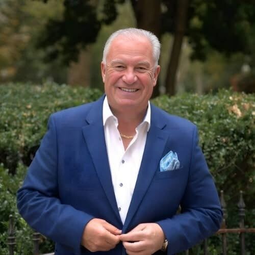 Land Listing Agent Photo