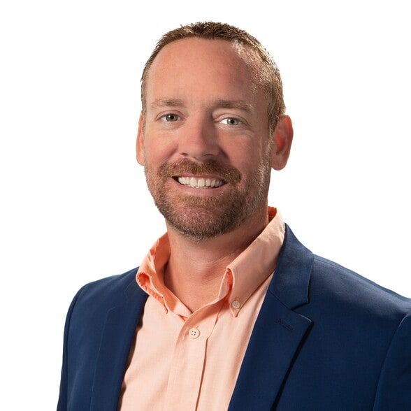 Land Listing Agent Photo