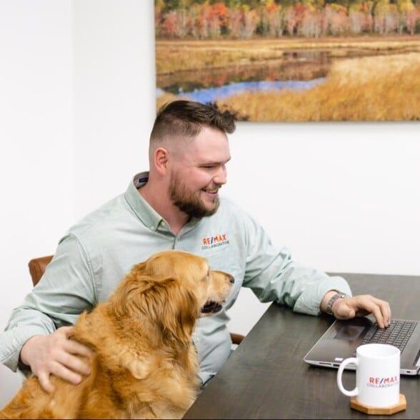 Land Listing Agent Photo