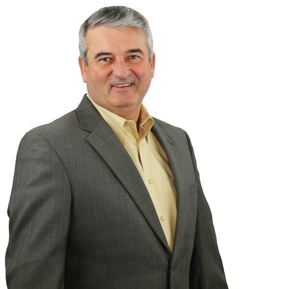 Land Listing Agent Photo