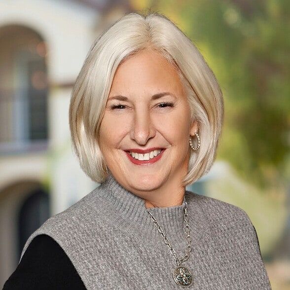 Land Listing Agent Photo