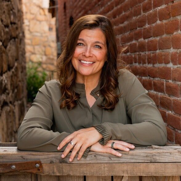 Land Listing Agent Photo