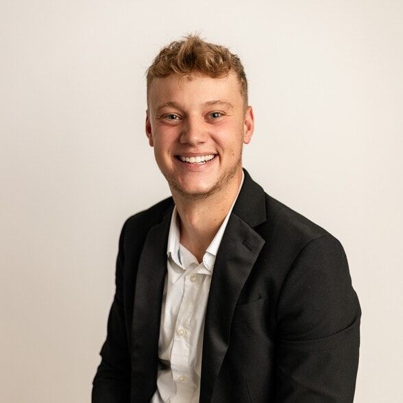 Land Listing Agent Photo