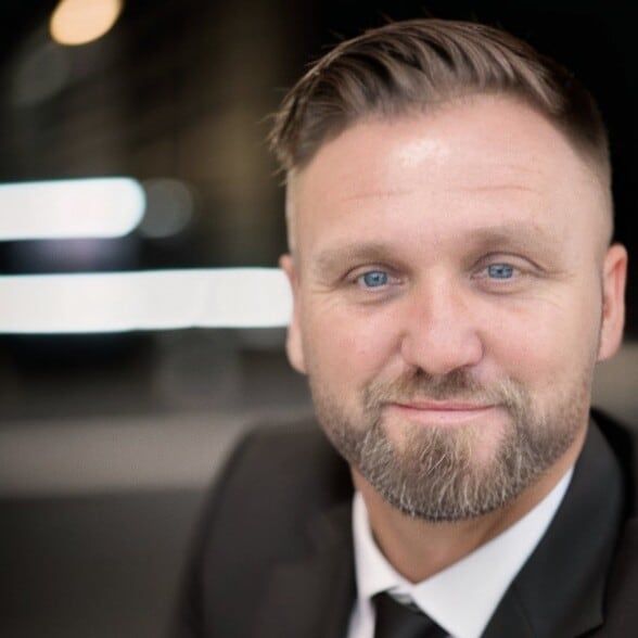 Land Listing Agent Photo